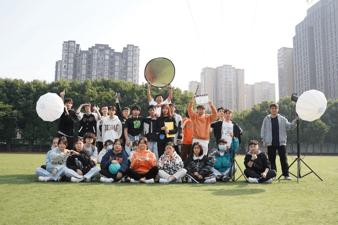 成都新華高級(jí)技工學(xué)校2024年夏秋季招生簡(jiǎn)章