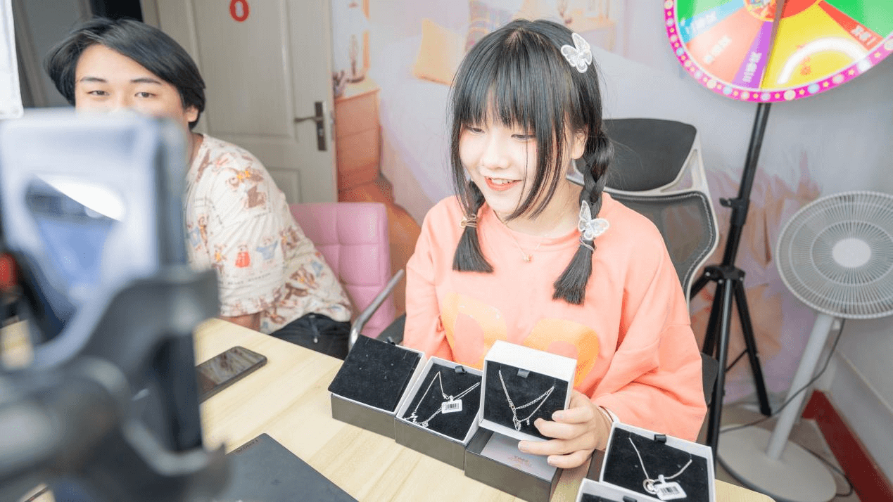 成都新華高級(jí)技工學(xué)校2024年夏秋季招生簡(jiǎn)章