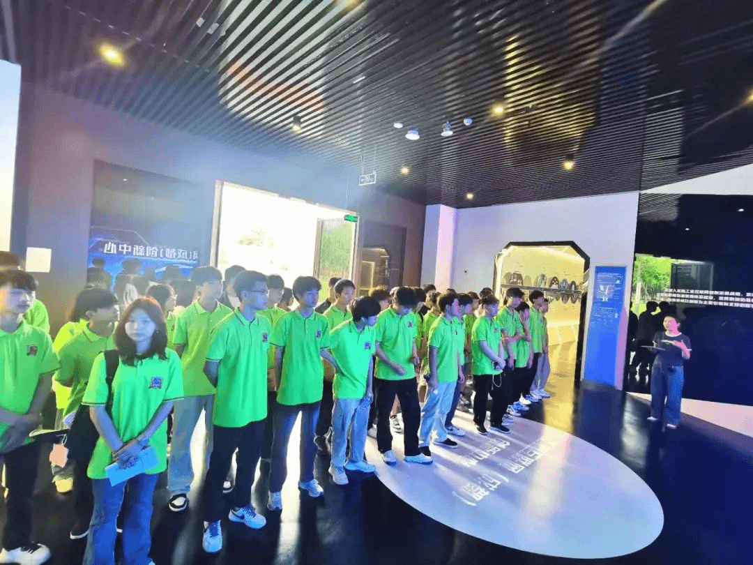 2024成都新華首批新生夏令營(yíng)活動(dòng)開(kāi)營(yíng)