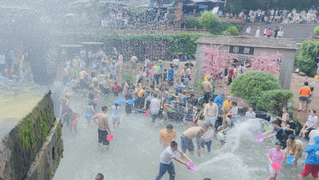 成都新華2024夏季第二批夏令營(yíng)火熱招募中