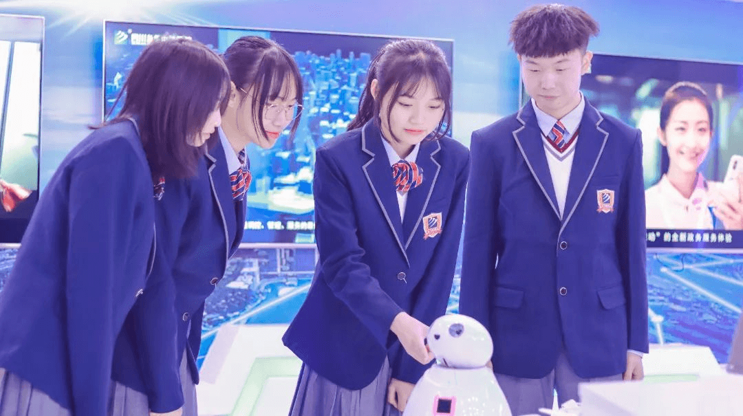 成都新華2024夏季第二批夏令營(yíng)火熱招募中