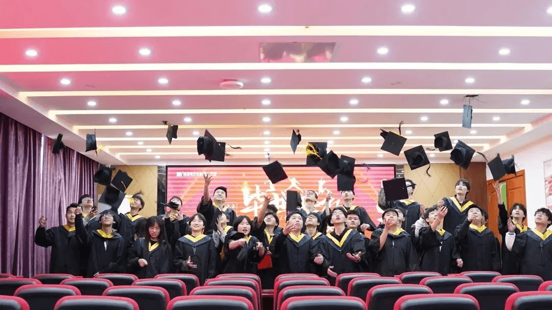 新生故事|心懷夢(mèng)想，沐光前行