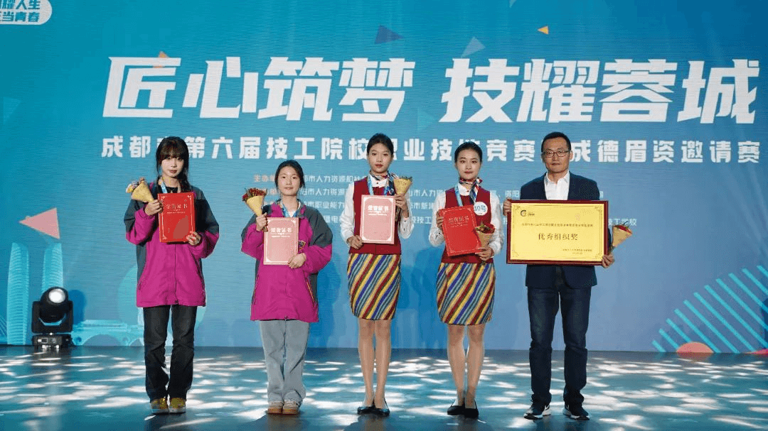 開學(xué)季！在成都新華開啟不一樣的校園生活