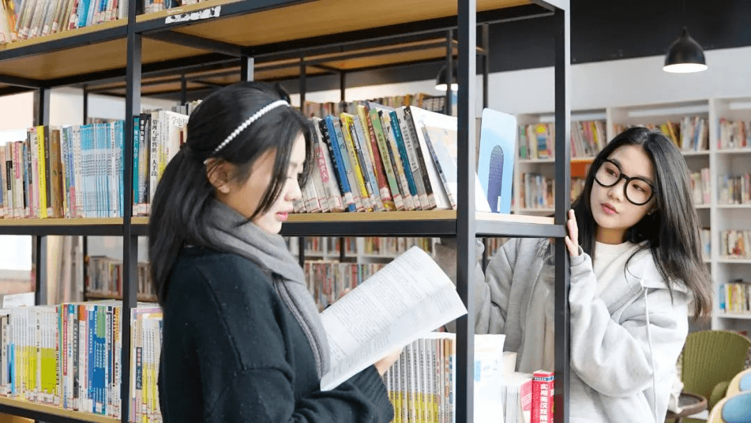 家長(zhǎng)請(qǐng)放心，孩子在新華都挺好！