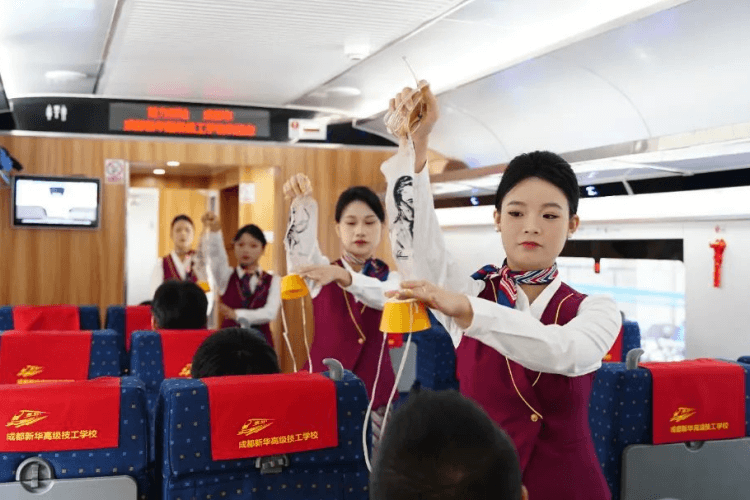 致父母：別擔(dān)心，這是我在成都新華的生活