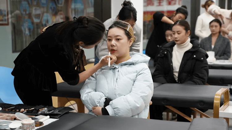 臨近年底，打工返鄉(xiāng)學什么技術(shù)年后好就業(yè)？