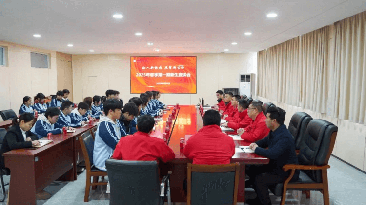 初入新華的新生們，在學(xué)校學(xué)習(xí)生活是什么樣的？