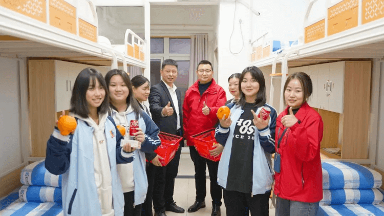 初入新華的新生們，在學(xué)校學(xué)習(xí)生活是什么樣的？