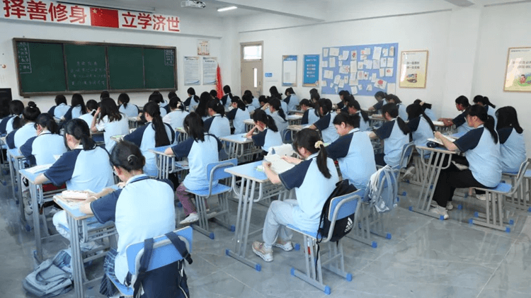 初高中畢業(yè)生請(qǐng)注意！新華“六好校園”，速來看看！