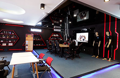 四川新華電腦學(xué)院電競(jìng)實(shí)訓(xùn)基地