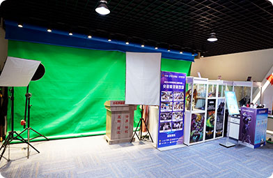 四川新華電腦學(xué)院VR動(dòng)漫游戲展廳