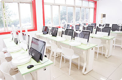 四川新華電腦學(xué)院電商實(shí)訓(xùn)基地