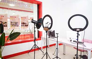 四川新華電腦學(xué)院電商實(shí)訓(xùn)基地