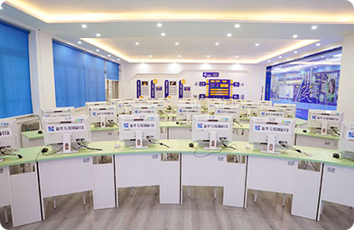 四川新華電腦學(xué)院5G網(wǎng)絡(luò)實(shí)訓(xùn)基地