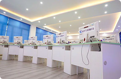 四川新華電腦學(xué)院5G網(wǎng)絡(luò)實(shí)訓(xùn)基地