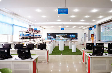 四川新華電腦學(xué)院無(wú)人機(jī)實(shí)訓(xùn)基地