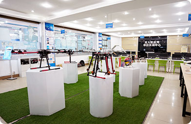 四川新華電腦學(xué)院無(wú)人機(jī)實(shí)訓(xùn)基地